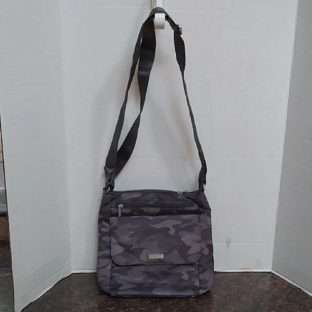 Unisex Baggallini Gray and Black Messenger Bag Urban Camouflage.